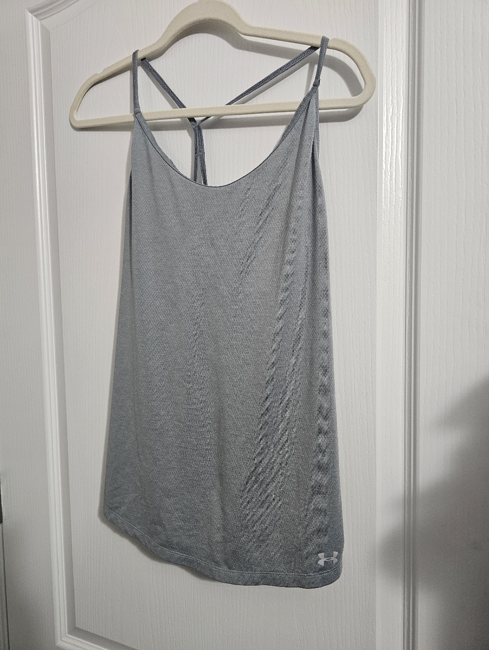Under Armour Women's Light Gray Strappy Training Tank Medium